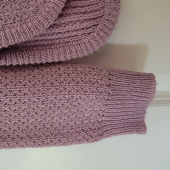 Ann TAYLOR LIGHT PURPLE WAFFLE SWEATER SIZE MEDIUM - Picture 8 of 16